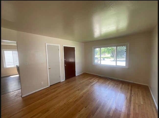 6408 N 58th St Unidad 6410 N 58th St