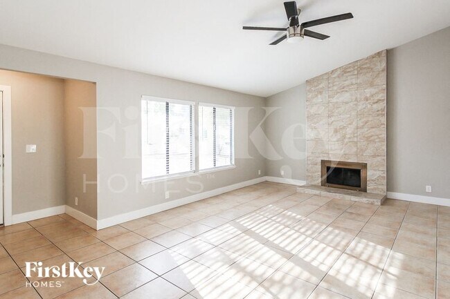 Photo - 904 Shadow Mountain Pl