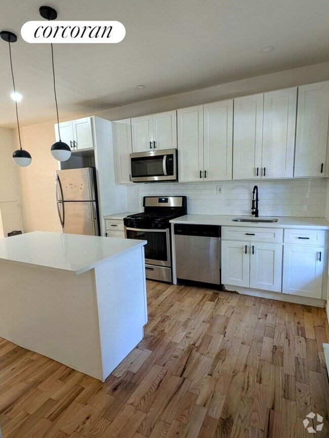 Building Photo - 110 Linwood St Rental