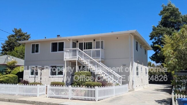 Building Photo - 508 Caledonia St Unit 4