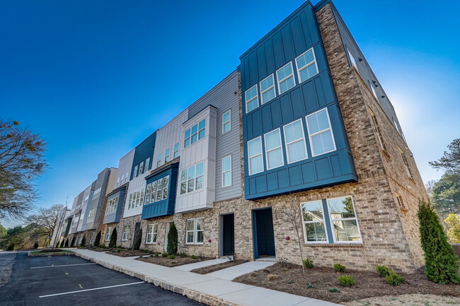 Front of Townhouses - Henley Avondale Townhomes