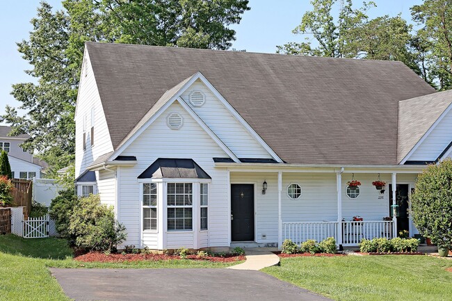 Light-Filled One Level Briarwood Living - Light-Filled One Level Briarwood Living Townhome