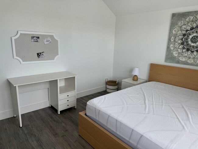 Bedroom - 724 Lake Brim Dr Unit Mother-In-Law Suite