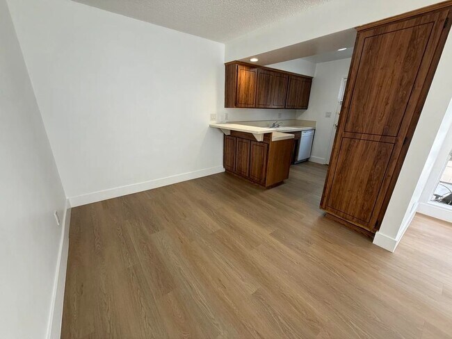 3636 Clarington Ave Unit 1