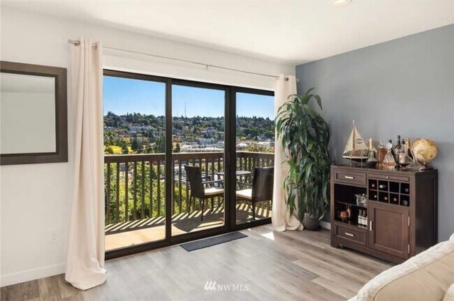 Photo - Magnolia Gem, Renovated for todays modern lifestyle Unidad 402