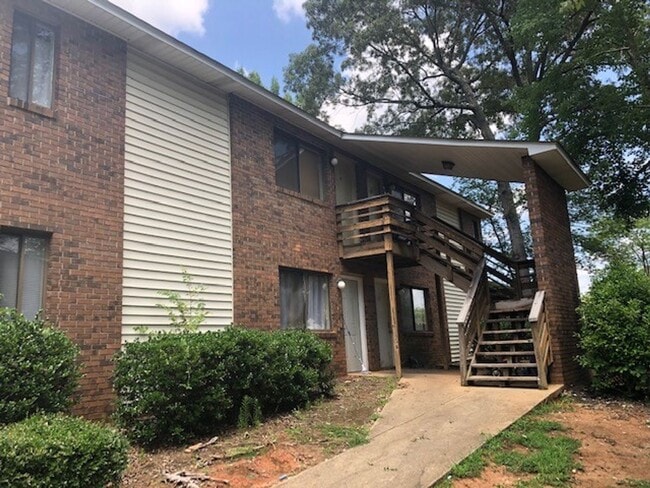 Building Photo - F4 Hillcrest Unit F4-Hillcrest