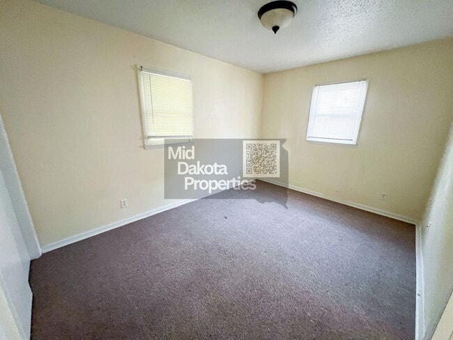 Photo - 605 W 10th-4 Bedroom House with Garage