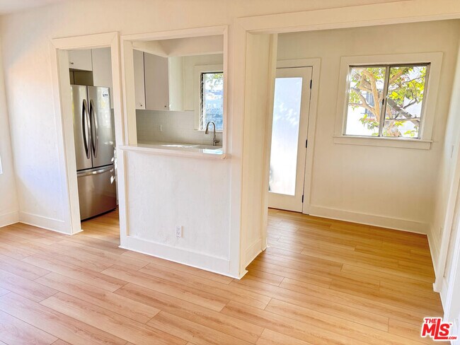 Photo - 3642 Seneca Ave