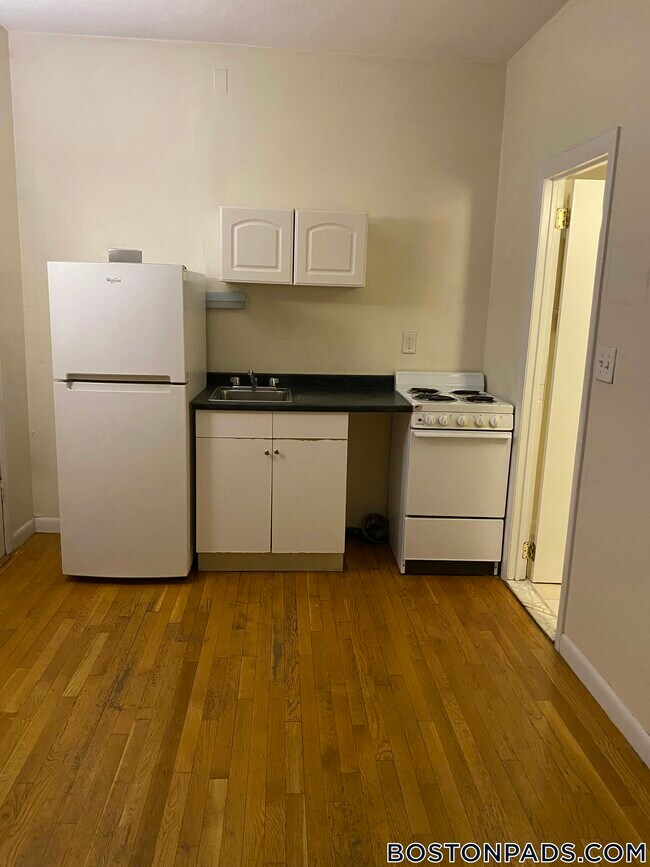 Photo - 53 S Huntington Ave Unidad 103