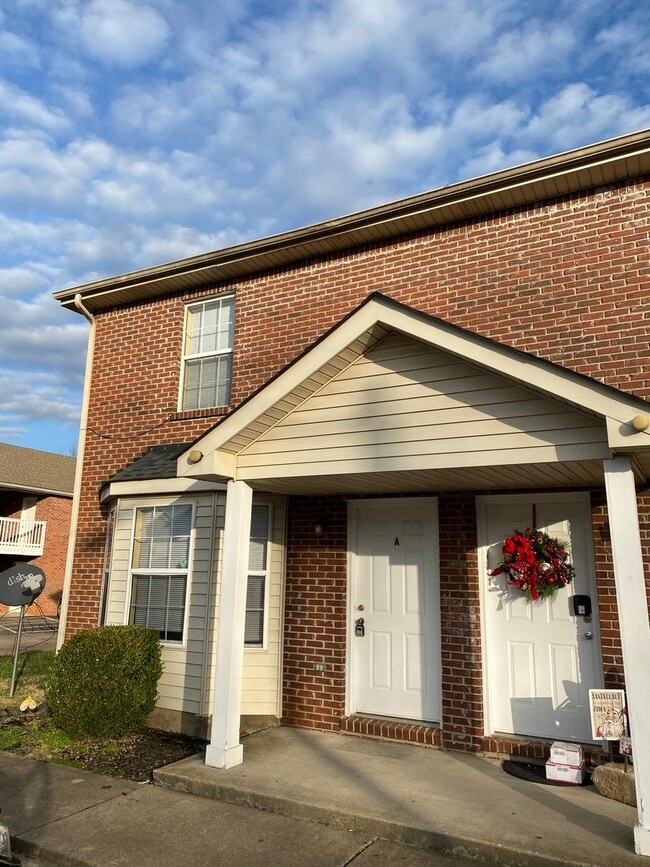 Building Photo - 3865 Northeast Dr Unit A