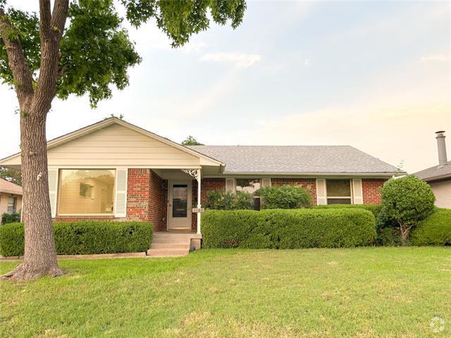 Building Photo - 2109 Highwood Dr Rental