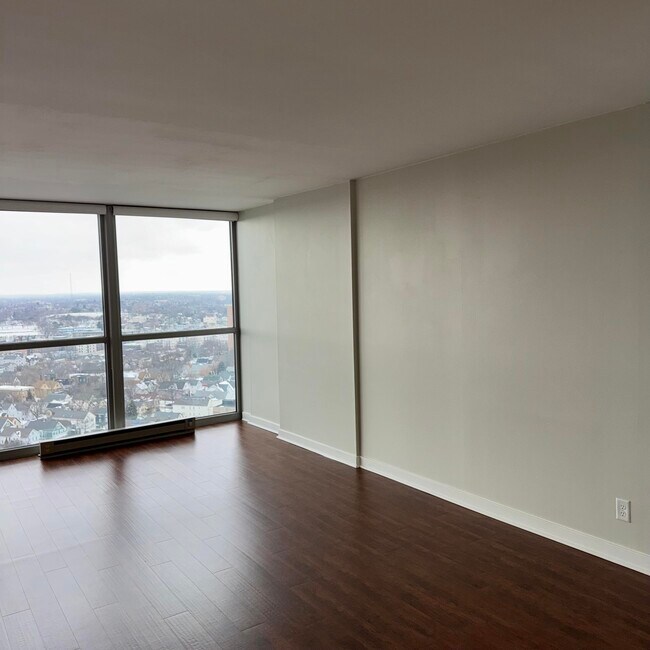 Photo - 1660 N Prospect Ave