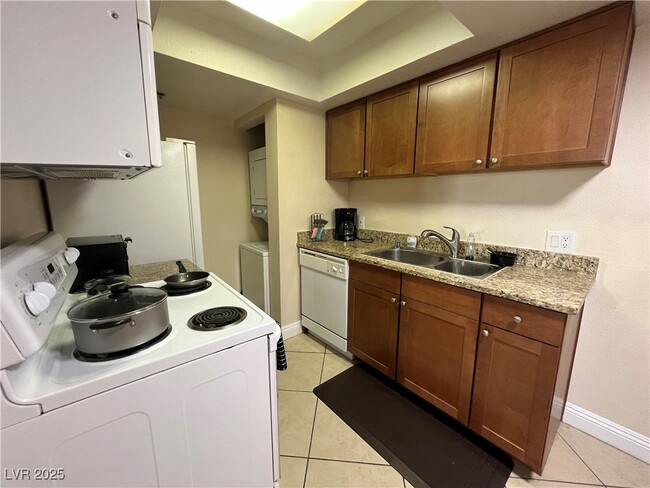 Building Photo - 4200 S Valley View Blvd Unit 2092