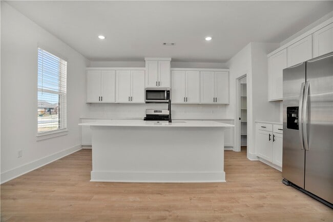 Photo - 4805 W Sturgeon St