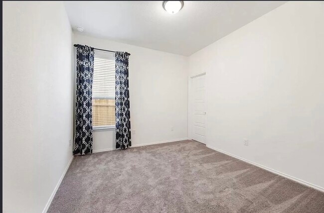 Photo - 100 Jarbridge Dr