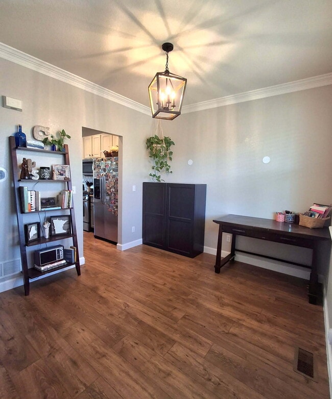 Photo - Beautiful Aurora Home - 4 Bedroom, 3 Bathrooms in Excellent Condition!
