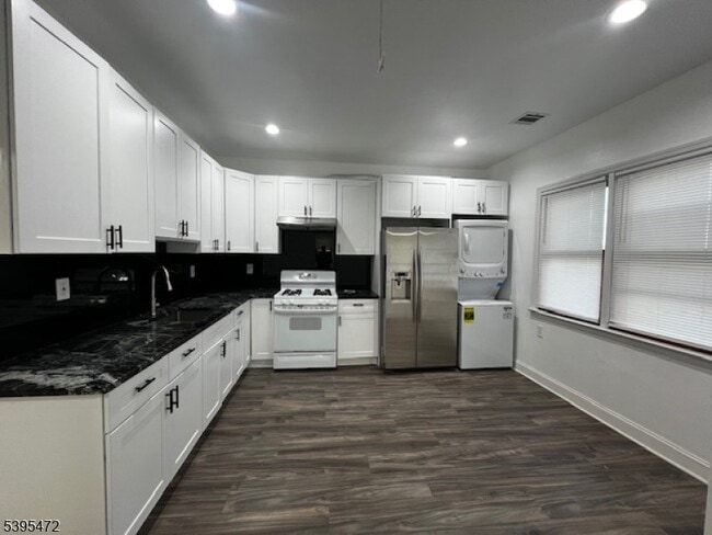 Photo - 110 Rockland Ave