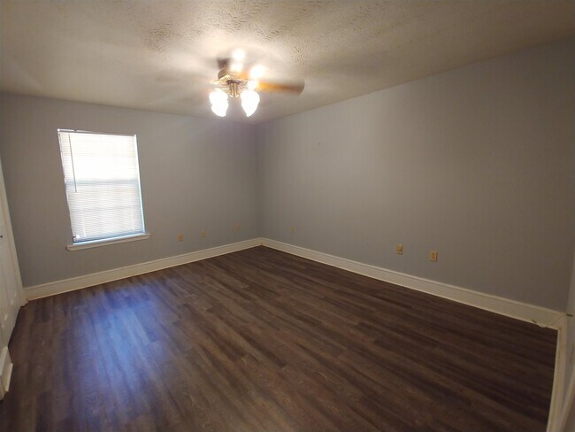 Photo - 914 Rentz Ave