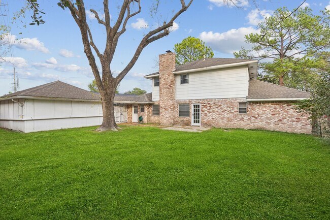 Photo - 2114 Briarview Dr