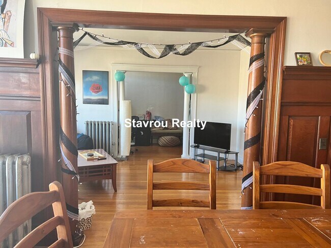 1683 Beacon St