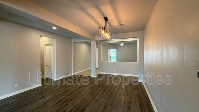 Photo - 8548 W Midway Ave