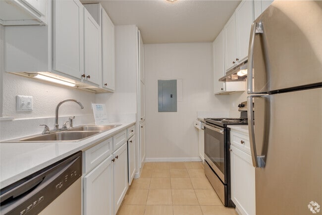 2BR, 2BA -  Kitchen (premium) - Huntley Ridge Rental