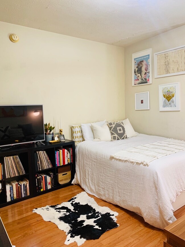 Photo - 1324 Locust St Unit 317