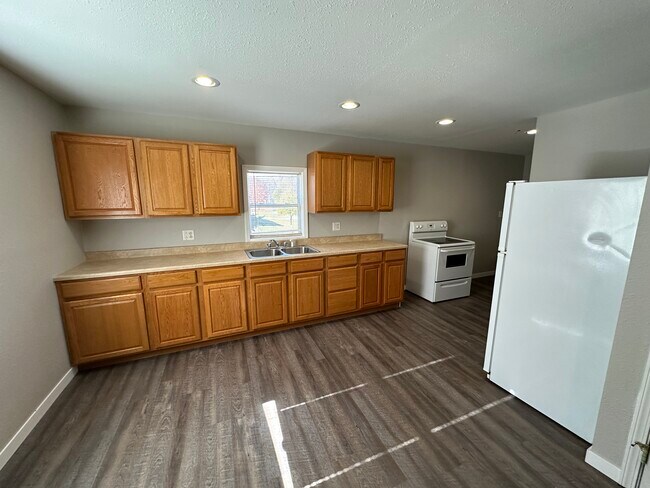 Kitchen - 301 Buena Vista Street Unit 4