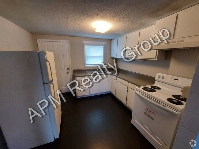 Building Photo - Renovated two bedroom near Harden Street Rental