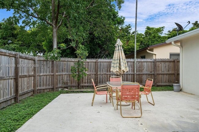 Photo - 107 SE 5th St Unidad N