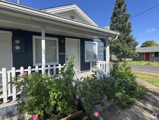 Building Photo - 2210 W 19th Ave Rental