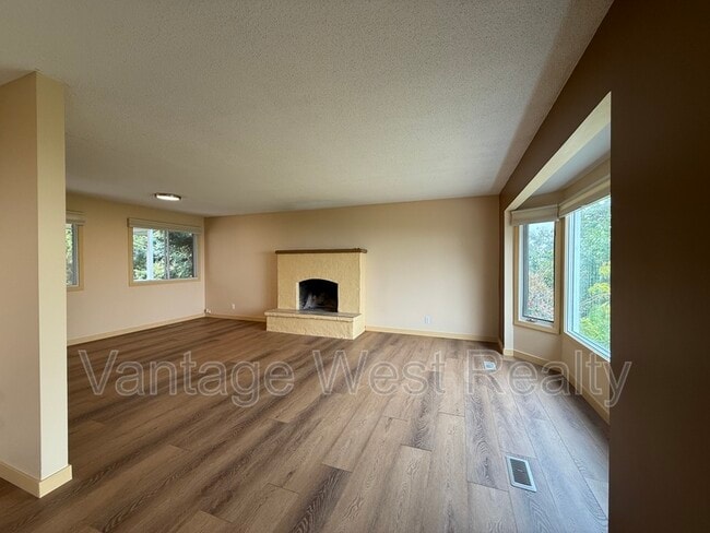 1-1103 Trevor Drive
