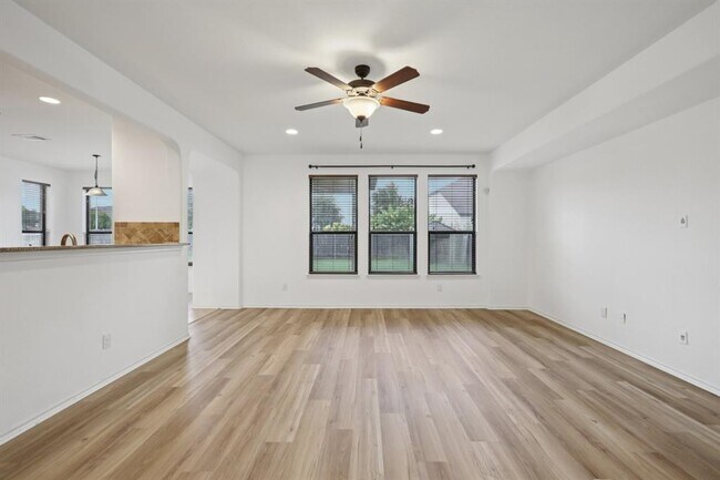 Photo - 1001 Lily Pad Ln