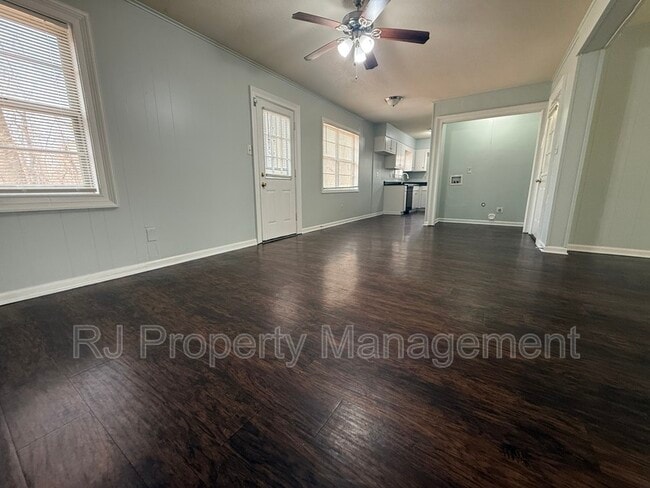 Photo - 4065 Haliburton St