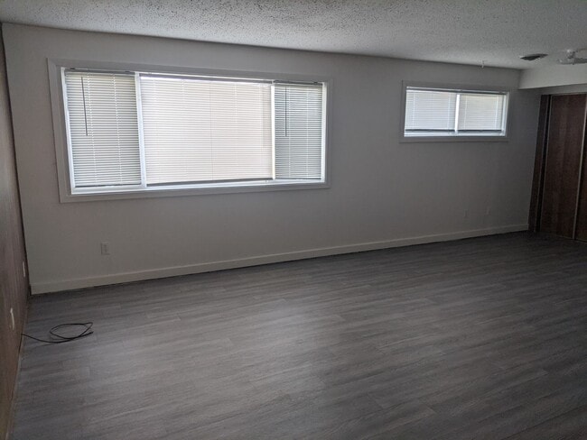 Photo - Signal Drive Duplex