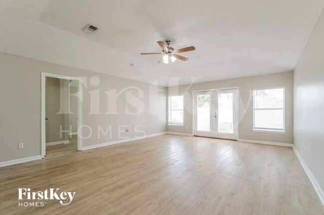 Photo - 833 Oak Arbor Cir