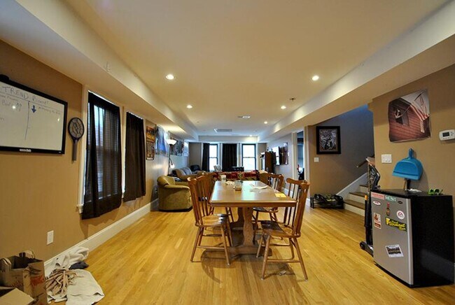 Photo - CENTRAL AIR ~ NICE 5 BED/2 BATH ON THE ALLSTON/BRIGHTON LINE FOR 9/1