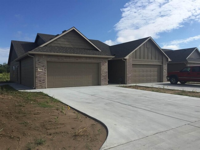 ***showings to begin 4/4/25*** - ***showings to begin 4/4/25*** House