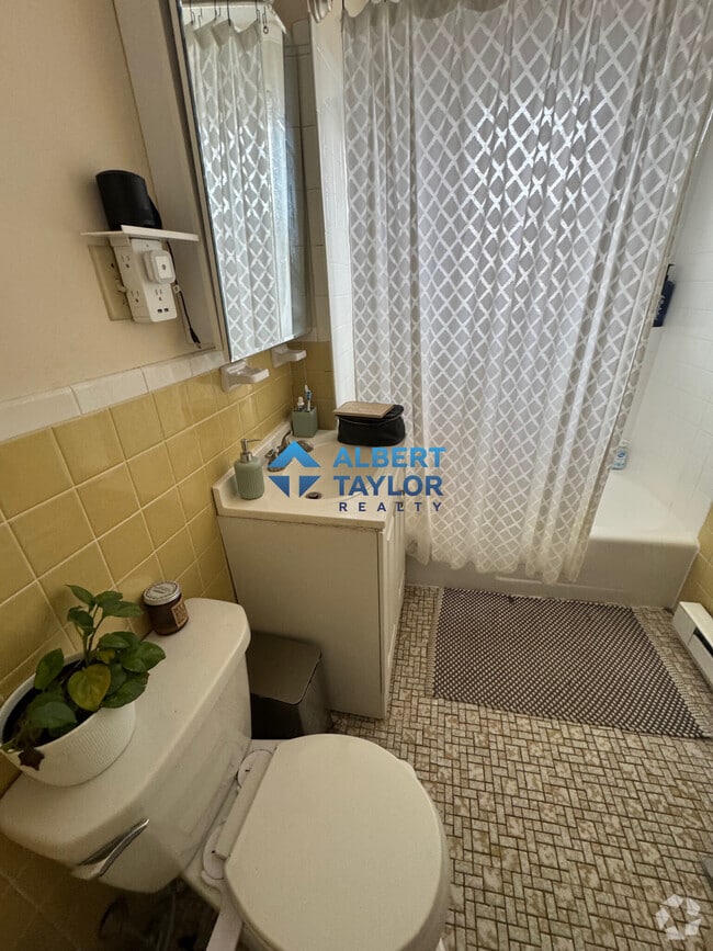 Building Photo - 406 Highland Ave Rental