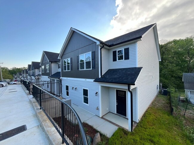 Photo - 1042 McLain Rd