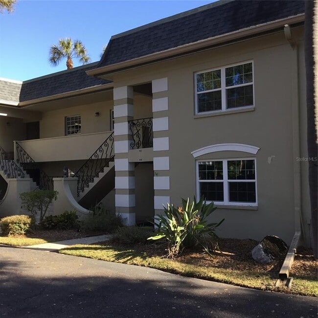 Building Photo - 44 Country Club Dr Unit 44