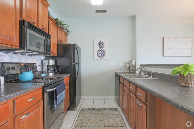 2 BR, 2 BA - Kitchen