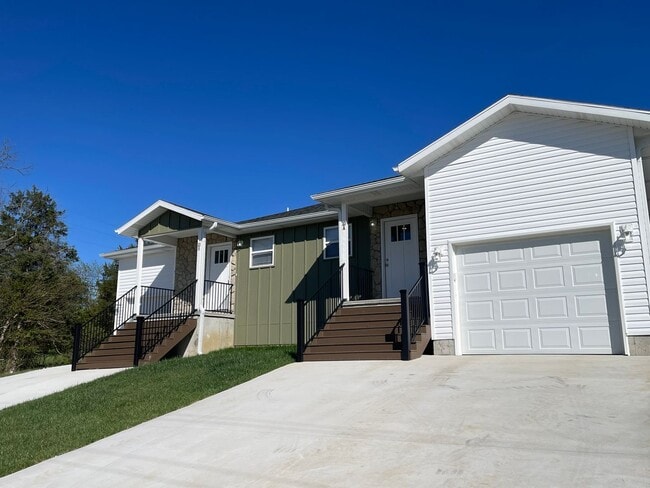 Photo - Nightly Rental - Alternative - New Never Occupied - Brand New 2 bedroom 2 bath Duplex in Kimberli...