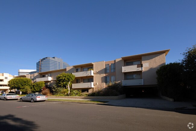 Photo - 1310 Wellesley Ave