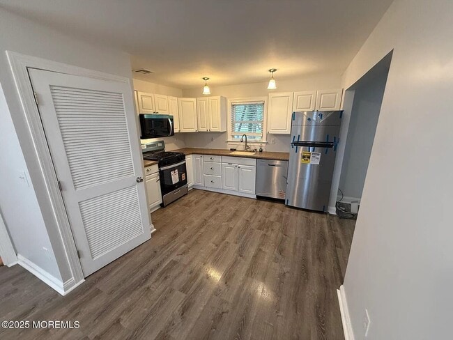 Photo - 105 Butler Blvd