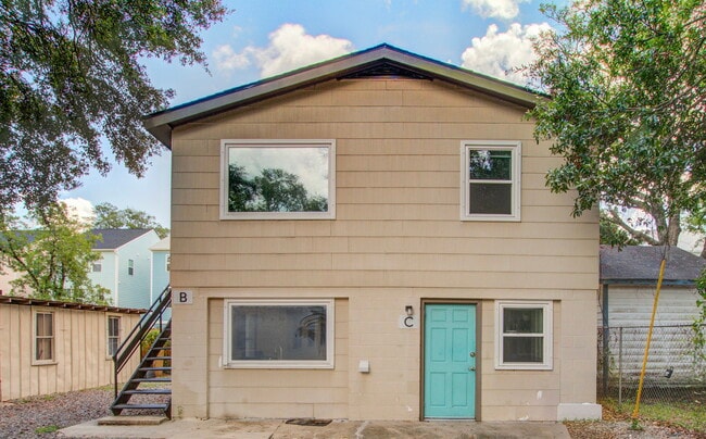 Building Photo - 1833 Orangeburg St Unit C