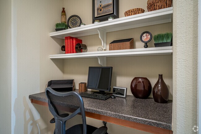 2BR, 2BA - 1147SF - The Fountains at Almeda