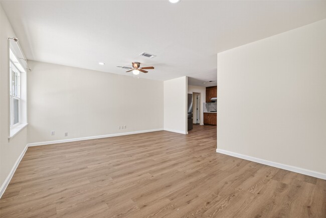 Photo - 7950 Longridge Dr
