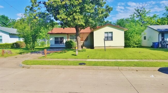 Photo - 12116 Hoblitzelle Dr