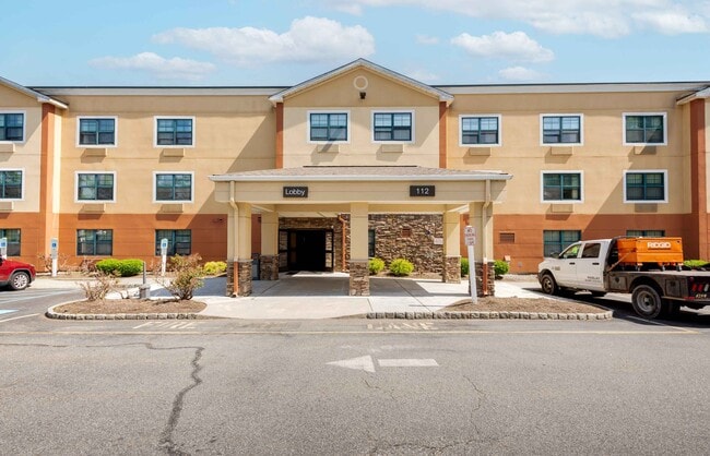 Furnished Studio-Ramsey - Upper Saddle River